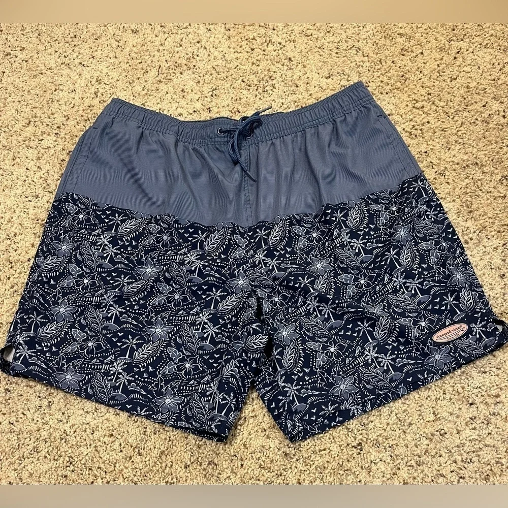 Vineyard Vines Swim Trunks Mens Sz Large Tropical Print Board Shorts Polyester